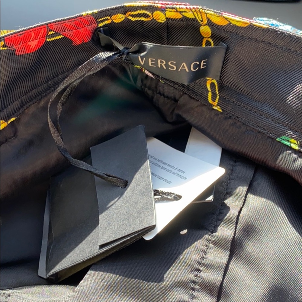 Versace Short - Picture 4 of 10